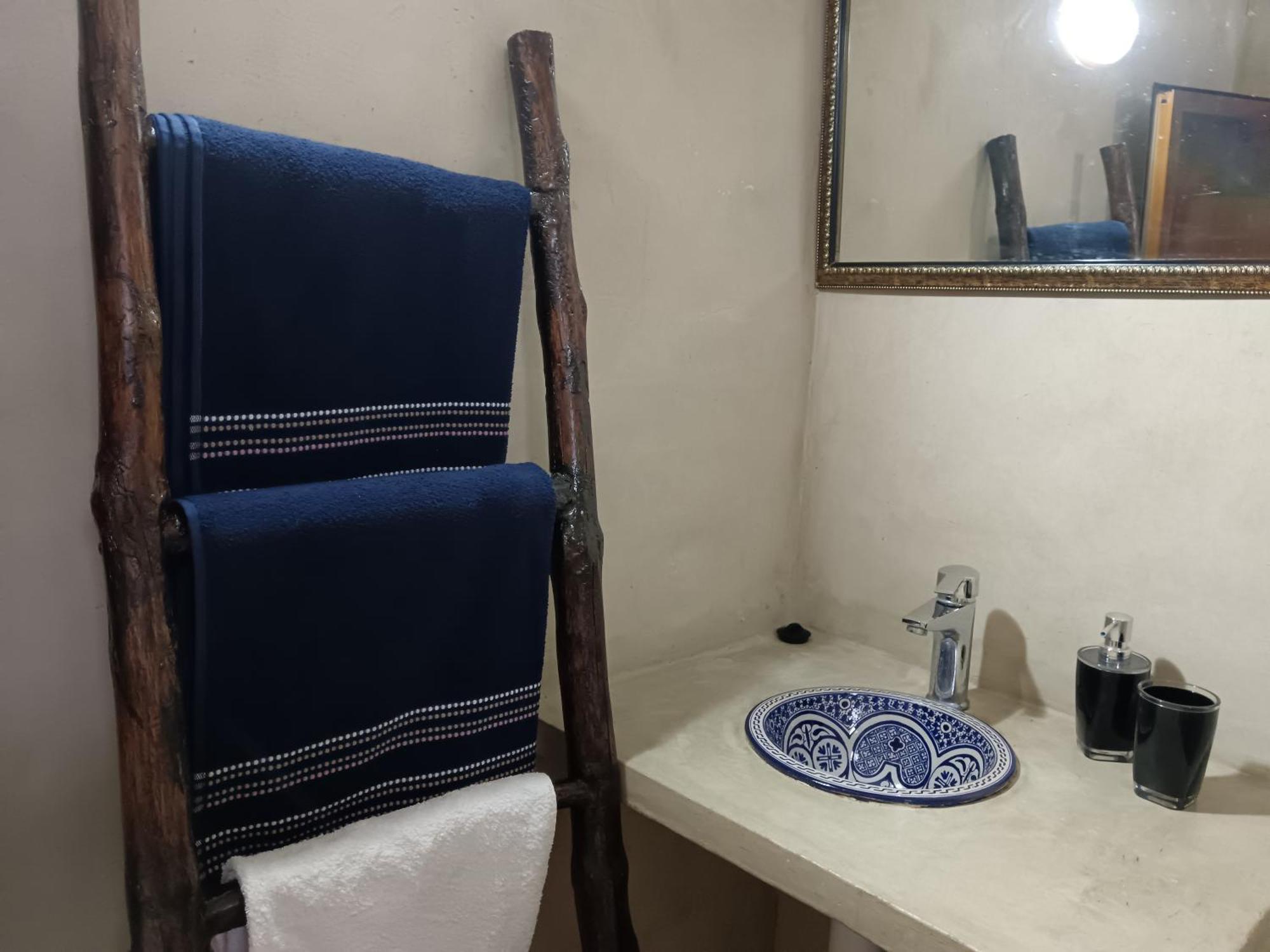 Aïn Bou Mahdi Relais De Tahla酒店 外观 照片